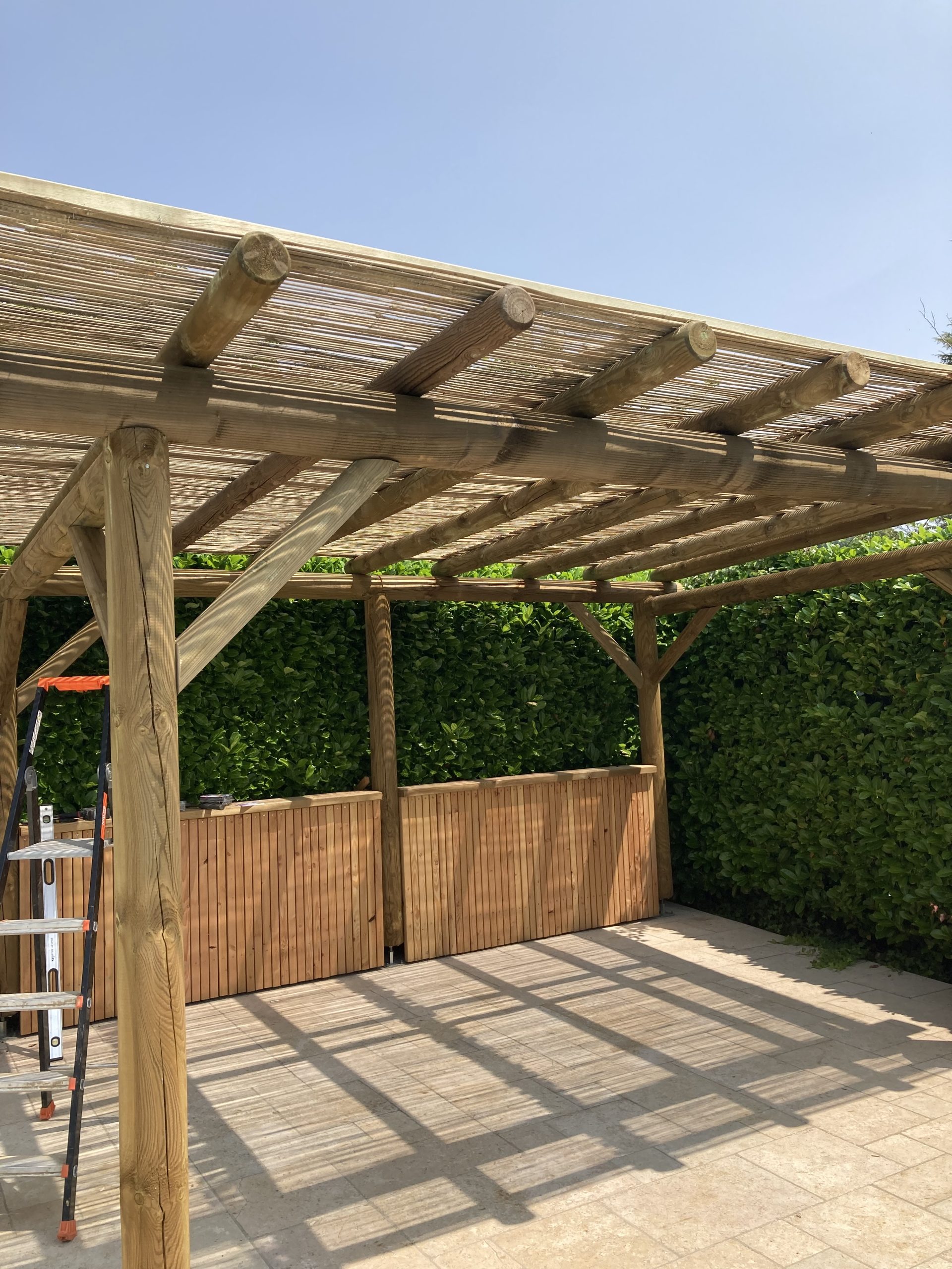 chantier pergola en rondins